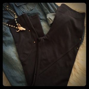 NWOT Dark Gray Victoria Secrets Leggings. Sz M